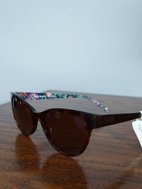 🆕 Vera Bradley Brown Tortoiseshell Polarized Sunglasses with Floral Arms, NWT
